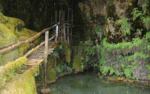 CASTEL D'AIANO GROTTE LABANTE